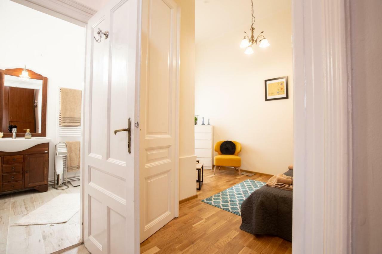 Art Downtown Alecsandri St Luxury Apartment Oradea Luaran gambar